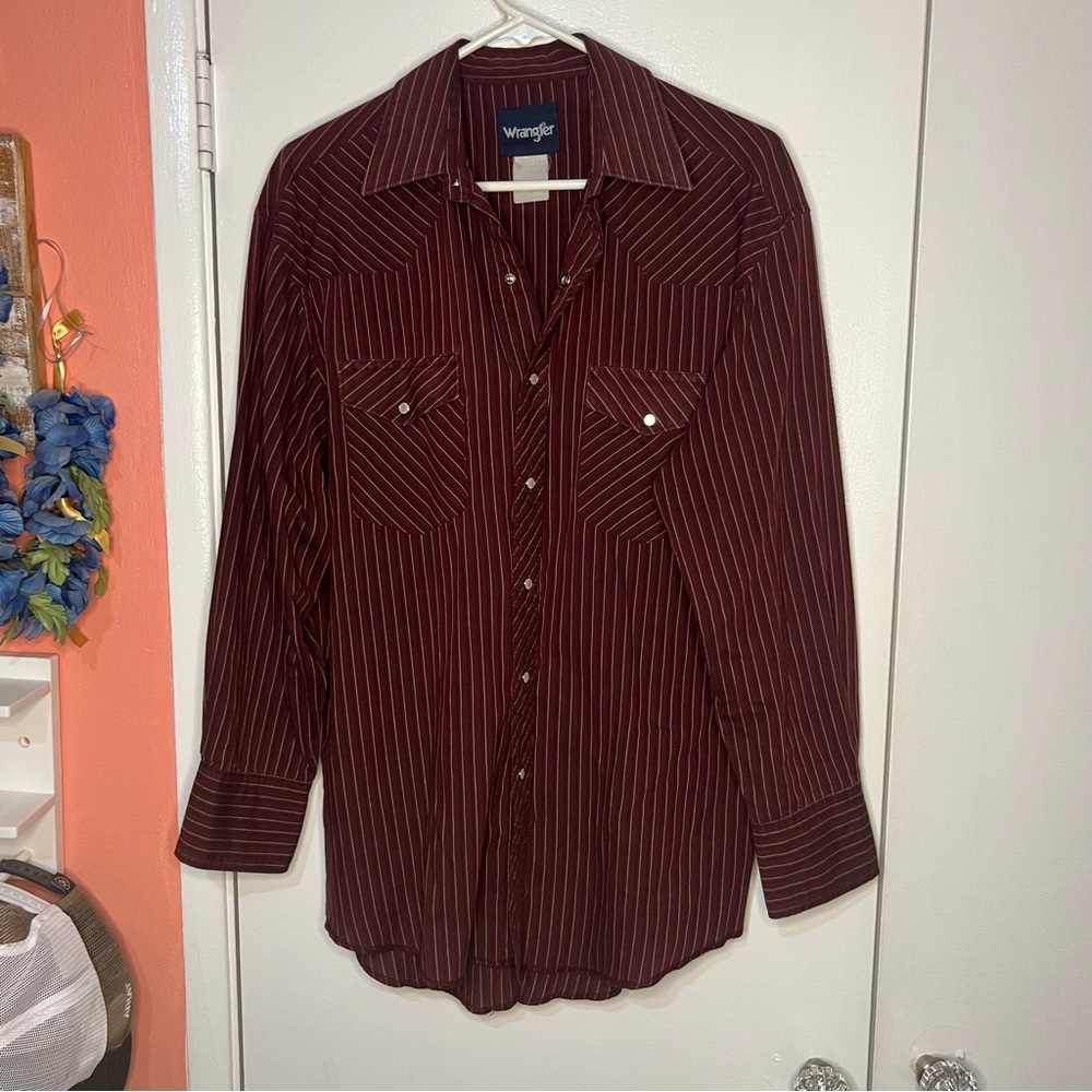 Wrangler Maroon Casual Button Down Shirt Classic Style